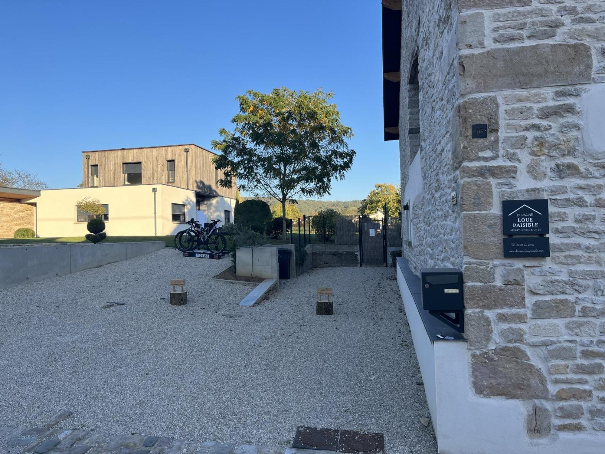 Sejour Detente - Appart'Hotel N 1 Avec Jaccuzi, Piscine Et Petit-Dejeuner Chouzelot Exterior photo