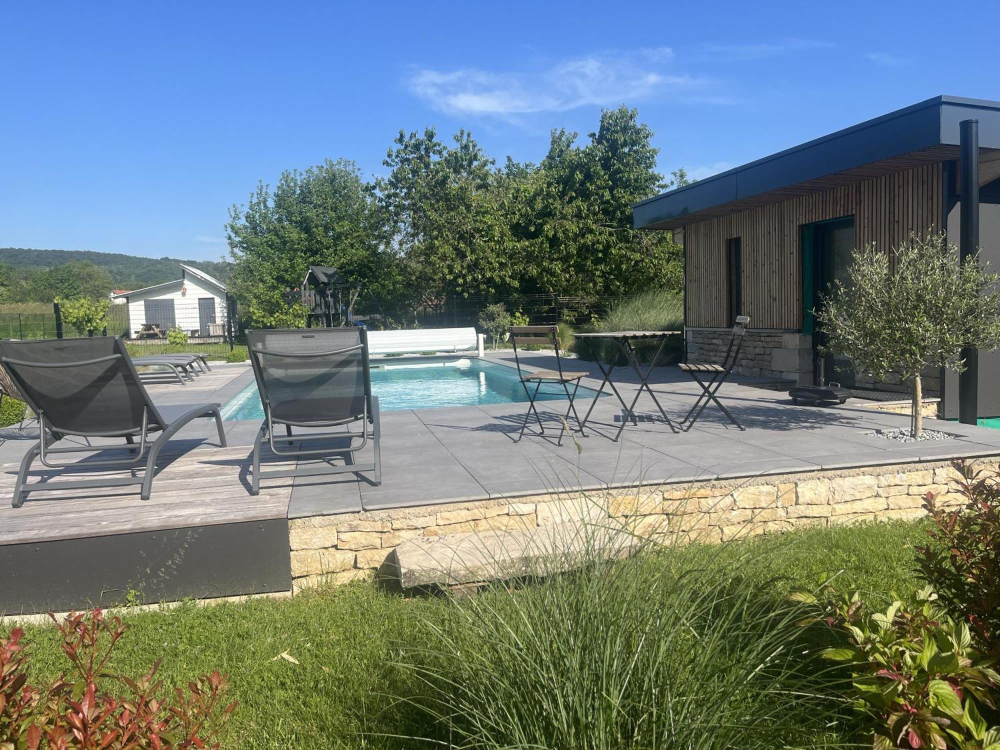 Sejour Detente - Appart'Hotel N 1 Avec Jaccuzi, Piscine Et Petit-Dejeuner Chouzelot Exterior photo